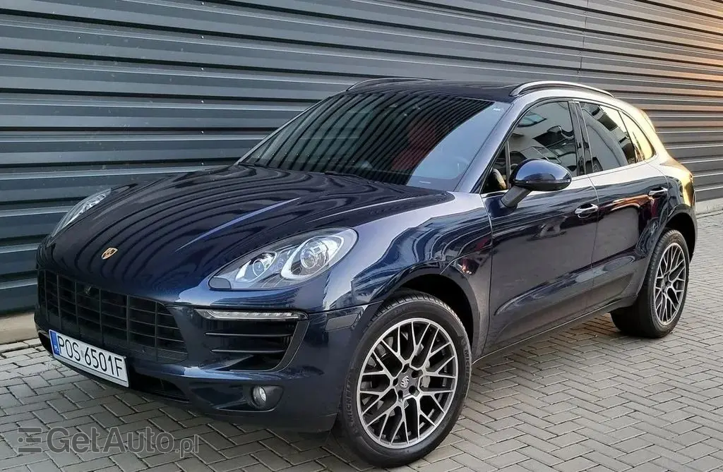 PORSCHE Macan 