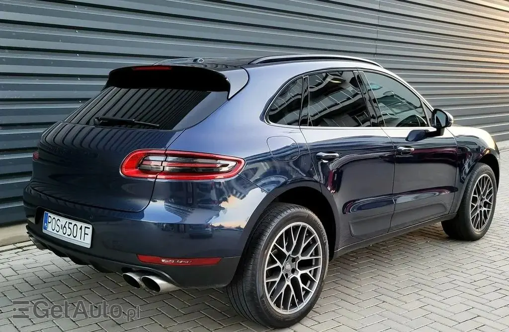 PORSCHE Macan 