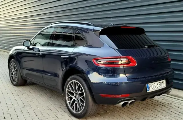 PORSCHE Macan 