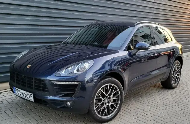 PORSCHE Macan 