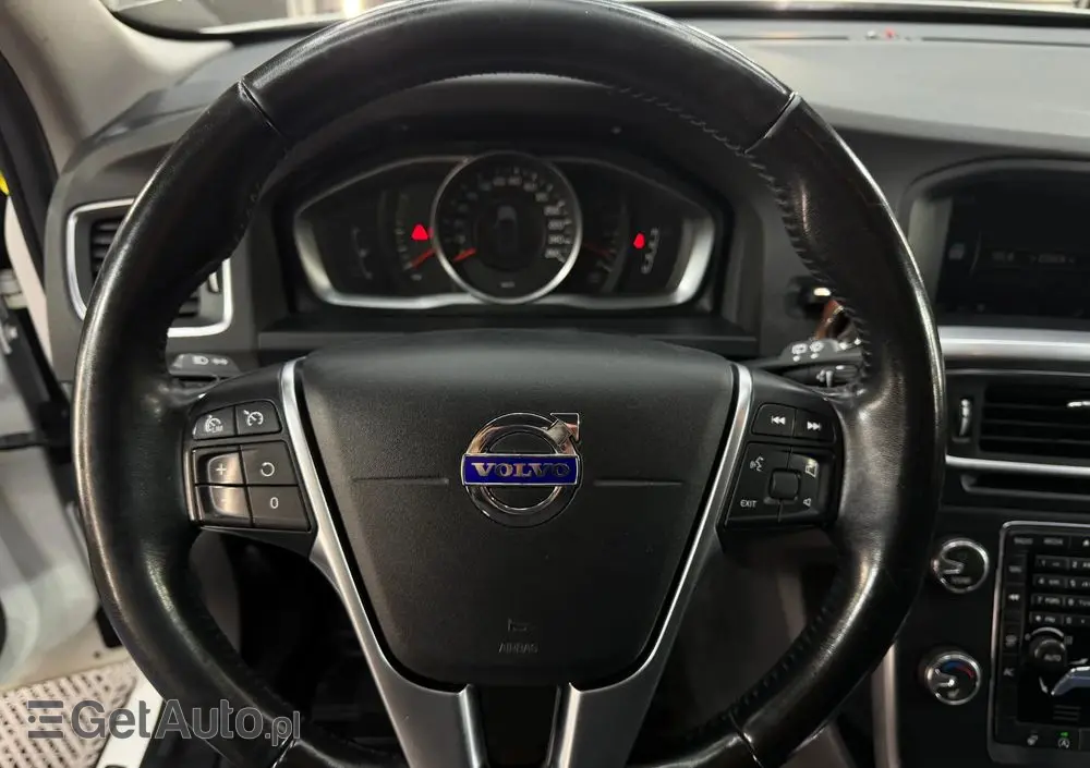 VOLVO V60 T3 Drive-E Momentum