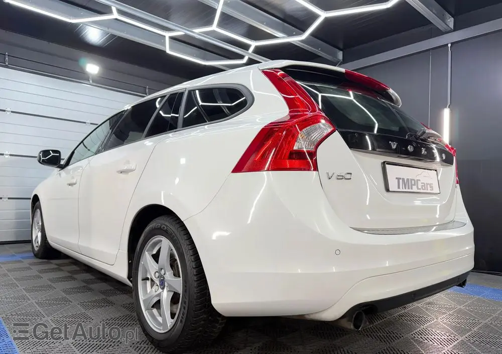 VOLVO V60 T3 Drive-E Momentum