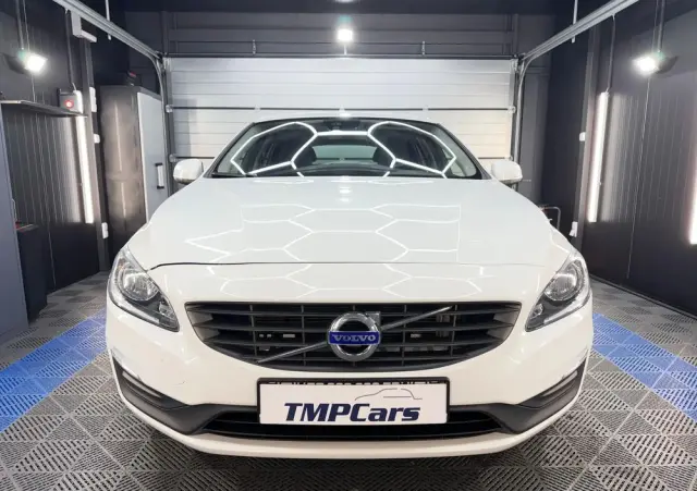 VOLVO V60 T3 Drive-E Momentum
