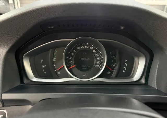 VOLVO V60 T3 Drive-E Momentum