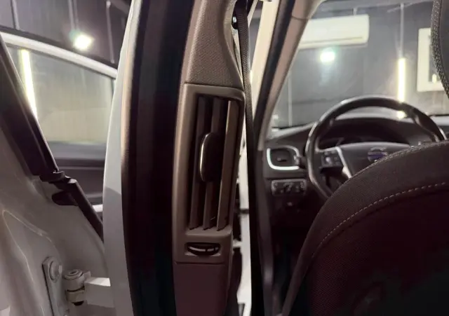 VOLVO V60 T3 Drive-E Momentum