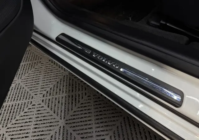 VOLVO V60 T3 Drive-E Momentum