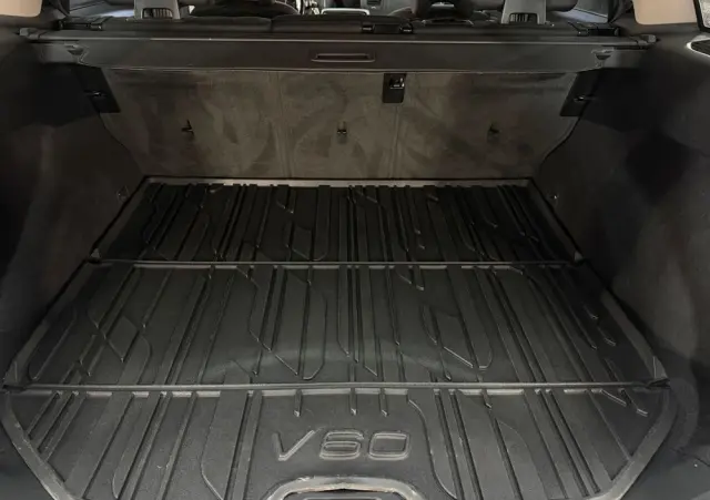 VOLVO V60 T3 Drive-E Momentum