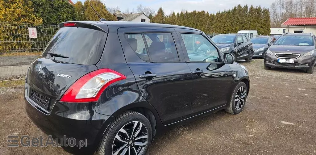 SUZUKI Swift 