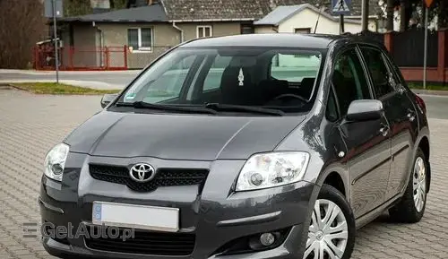 TOYOTA Auris 