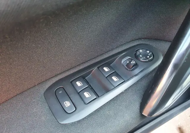 PEUGEOT 308 E-HDi 115 Stop & Start Allure