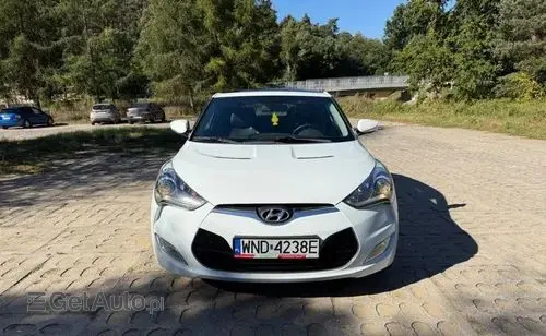 HYUNDAI Veloster 