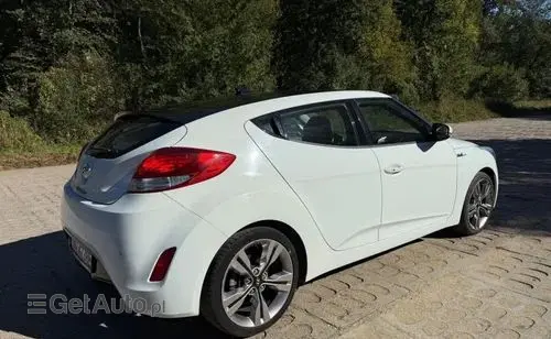 HYUNDAI Veloster 