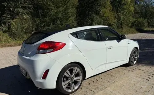 HYUNDAI Veloster 