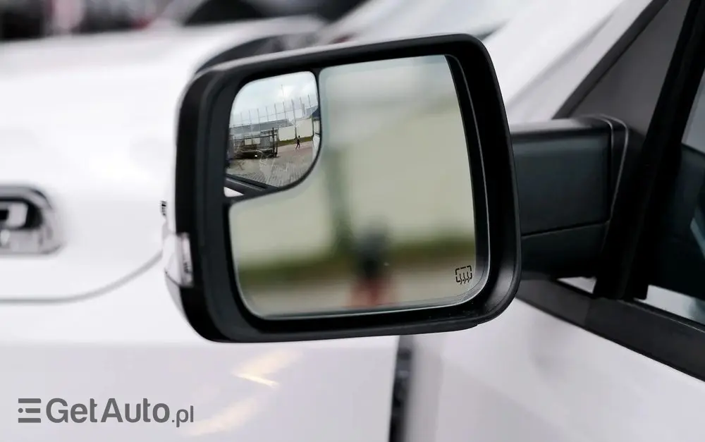 RAM 1500 Crew Cab Shortbed Bighorn