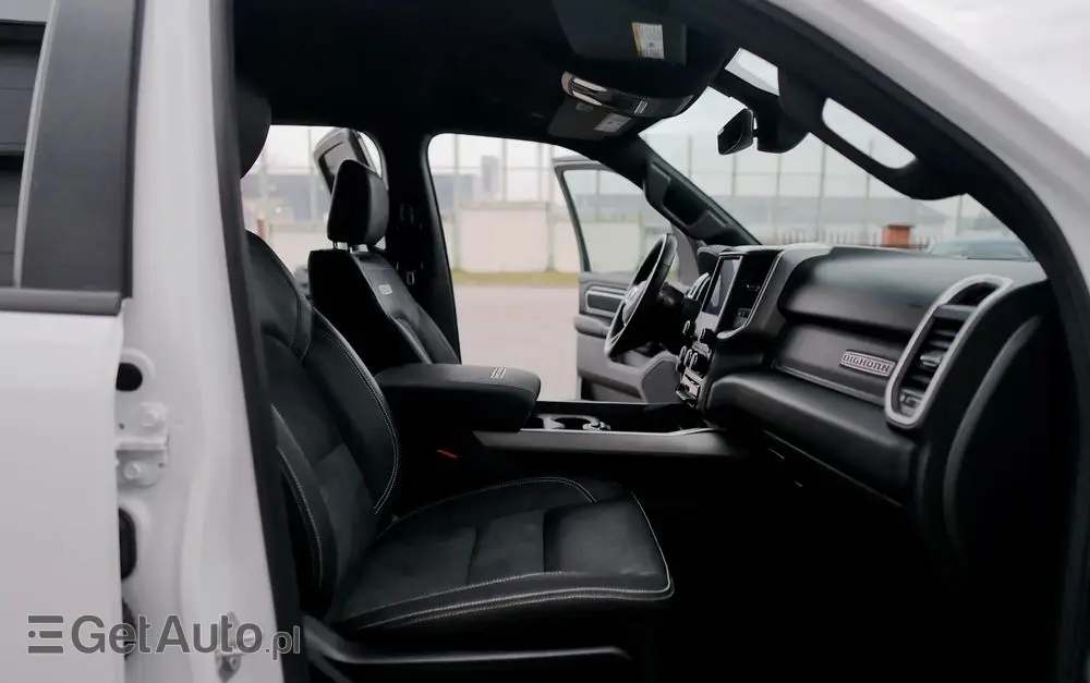 RAM 1500 Crew Cab Shortbed Bighorn