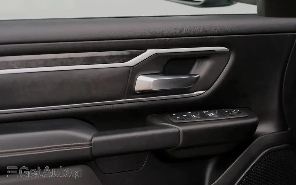 RAM 1500 Crew Cab Shortbed Bighorn