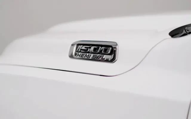 RAM 1500 Crew Cab Shortbed Bighorn