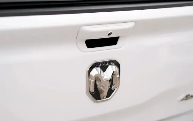 RAM 1500 Crew Cab Shortbed Bighorn