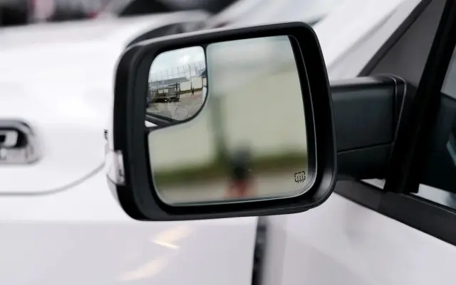 RAM 1500 Crew Cab Shortbed Bighorn