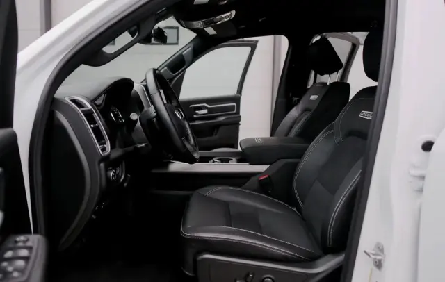 RAM 1500 Crew Cab Shortbed Bighorn