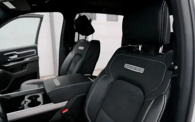 RAM 1500 Crew Cab Shortbed Bighorn