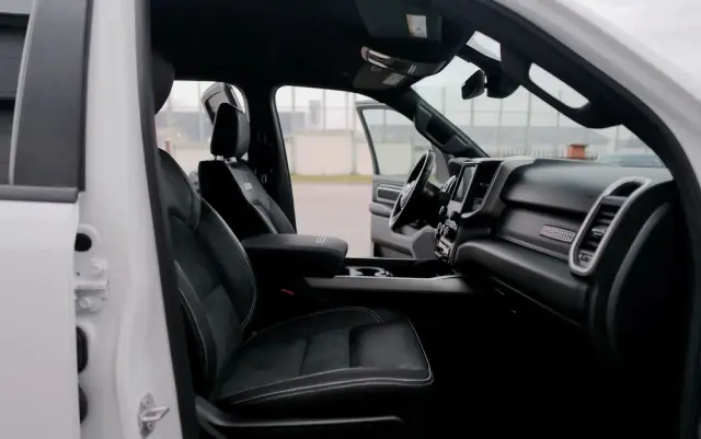 RAM 1500 Crew Cab Shortbed Bighorn