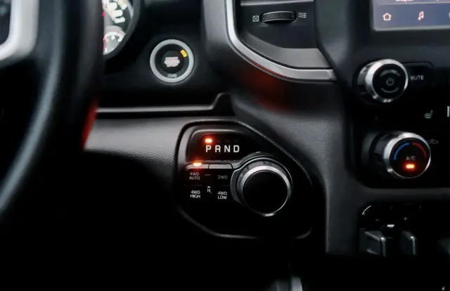 RAM 1500 Crew Cab Shortbed Bighorn