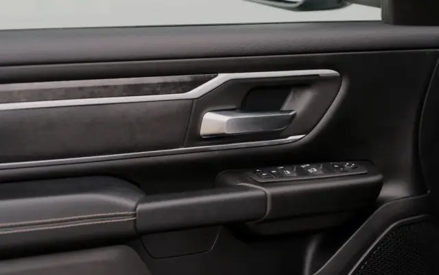 RAM 1500 Crew Cab Shortbed Bighorn