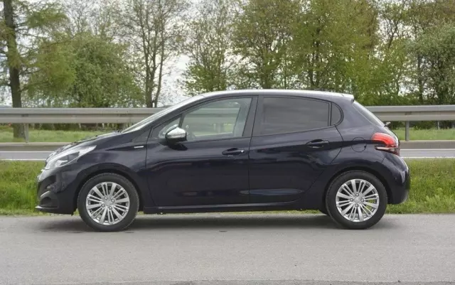 PEUGEOT 208 1.2 PureTech Style