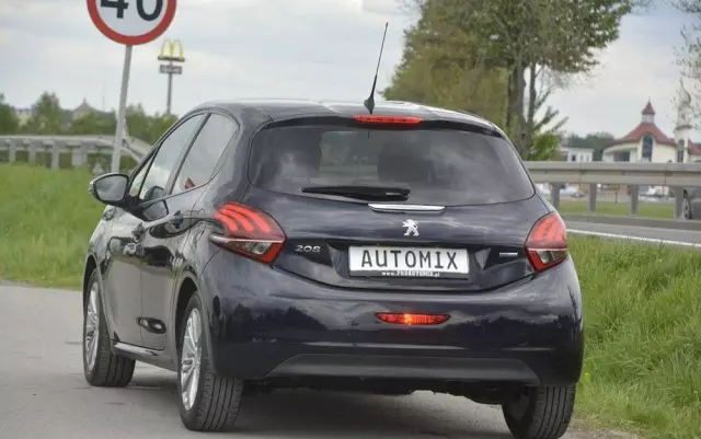 PEUGEOT 208 1.2 PureTech Style
