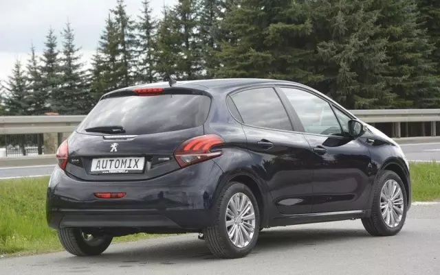 PEUGEOT 208 1.2 PureTech Style