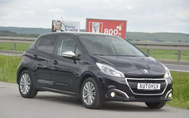 PEUGEOT 208 1.2 PureTech Style