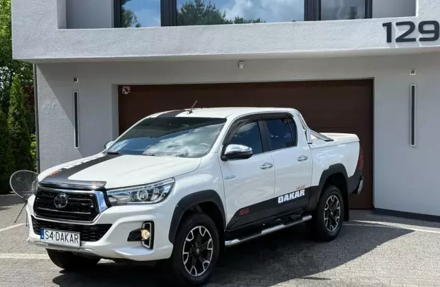 TOYOTA Hilux 
