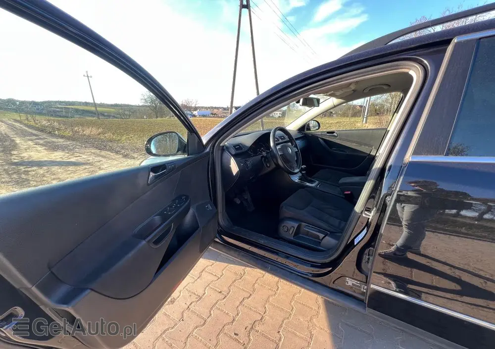 VOLKSWAGEN Passat Variant 2.0 TDI DPF Sportline