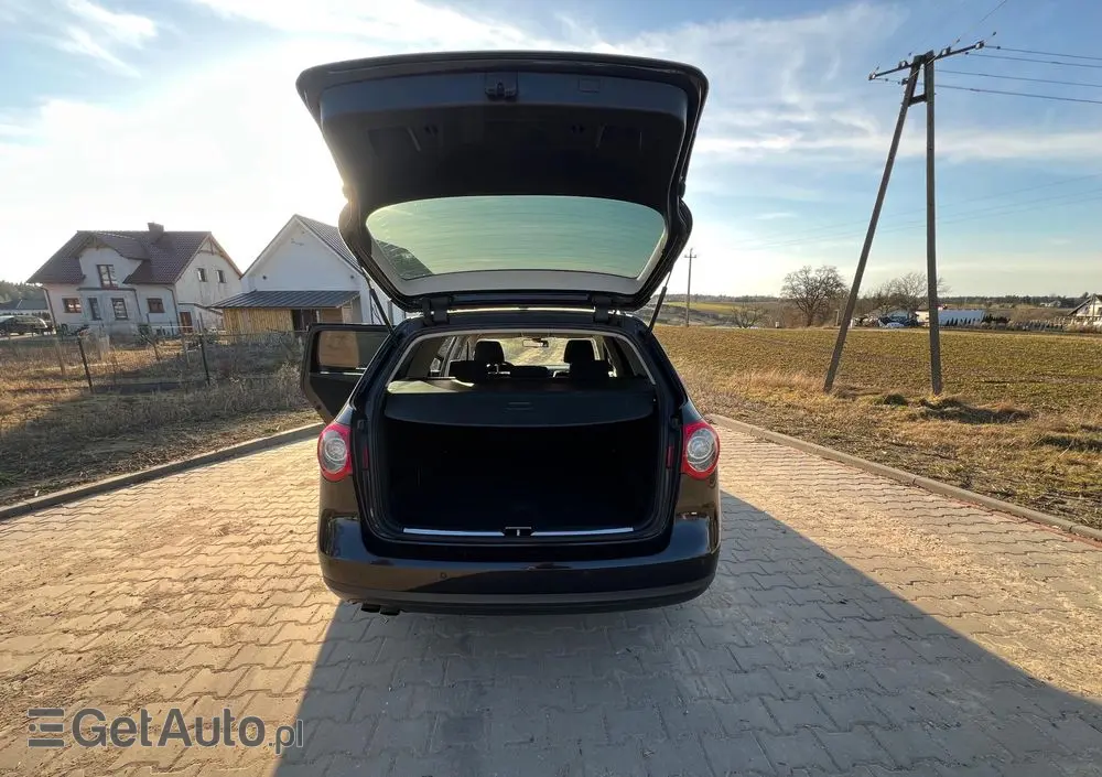VOLKSWAGEN Passat Variant 2.0 TDI DPF Sportline