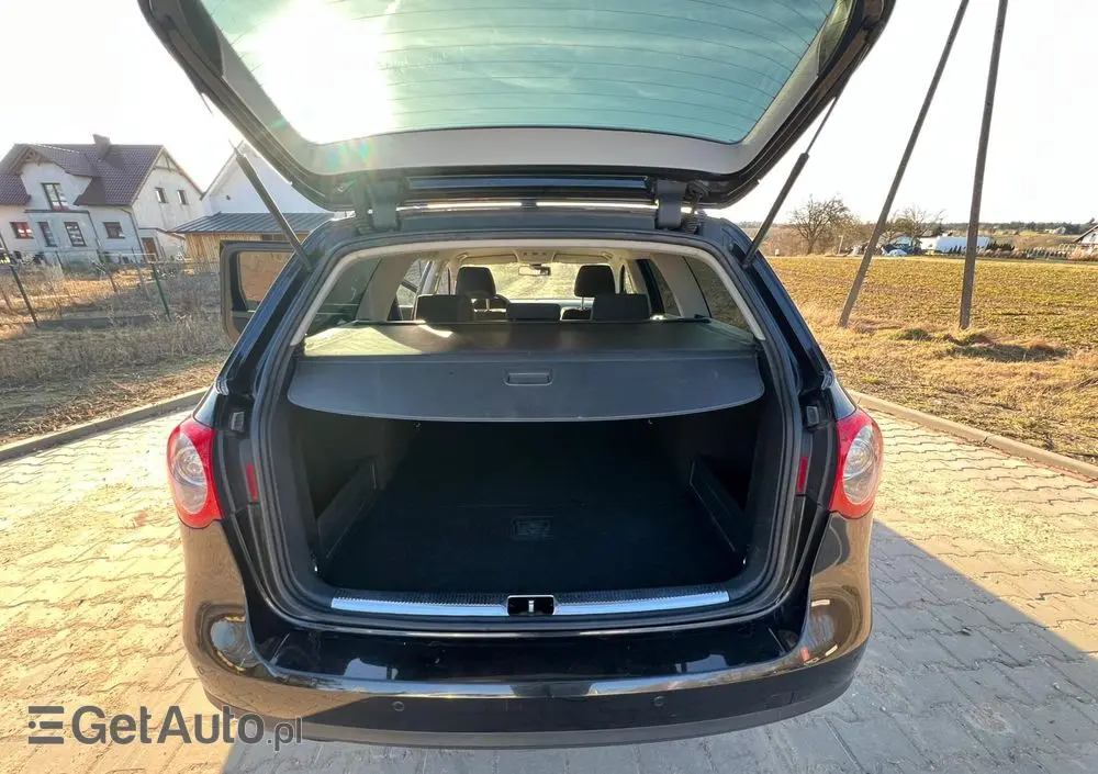 VOLKSWAGEN Passat Variant 2.0 TDI DPF Sportline