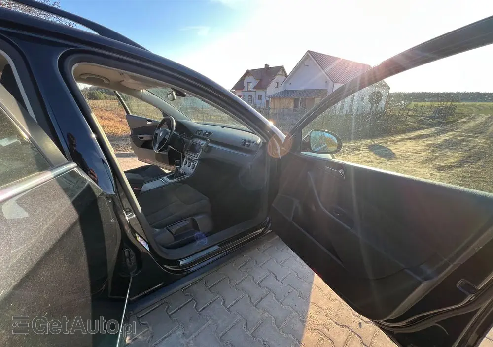 VOLKSWAGEN Passat Variant 2.0 TDI DPF Sportline