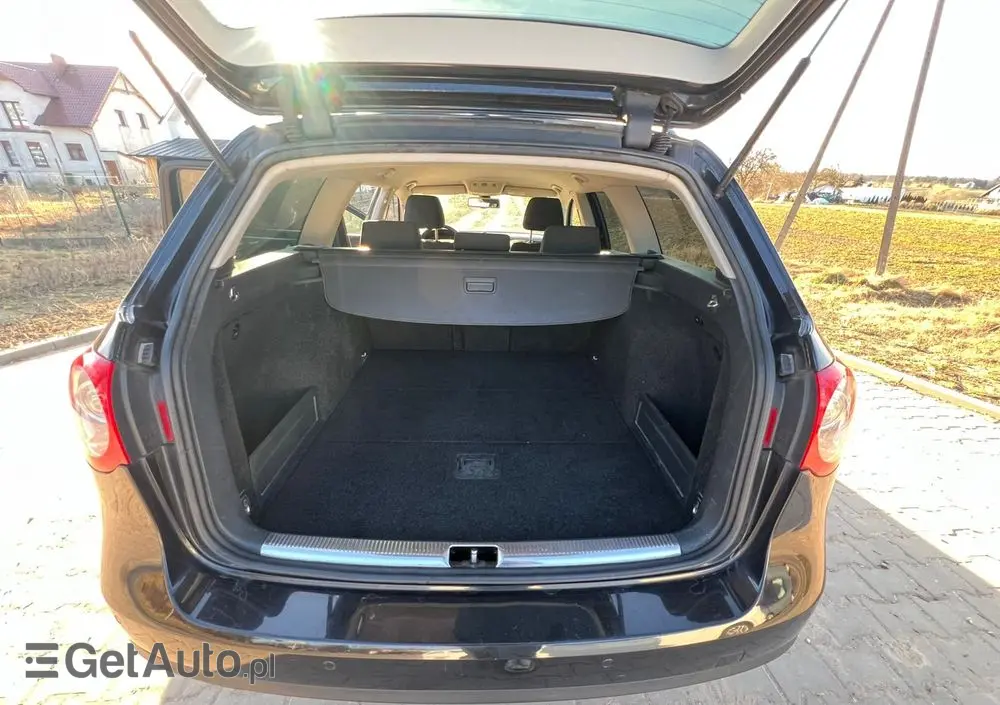 VOLKSWAGEN Passat Variant 2.0 TDI DPF Sportline