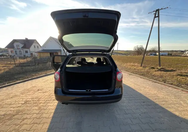 VOLKSWAGEN Passat Variant 2.0 TDI DPF Sportline