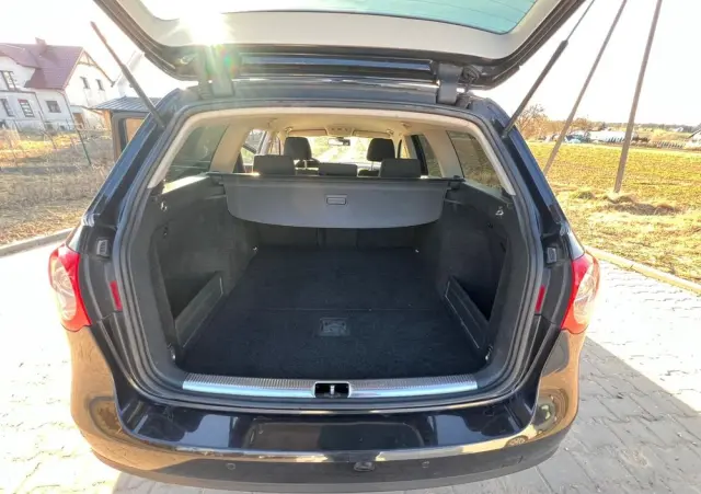 VOLKSWAGEN Passat Variant 2.0 TDI DPF Sportline