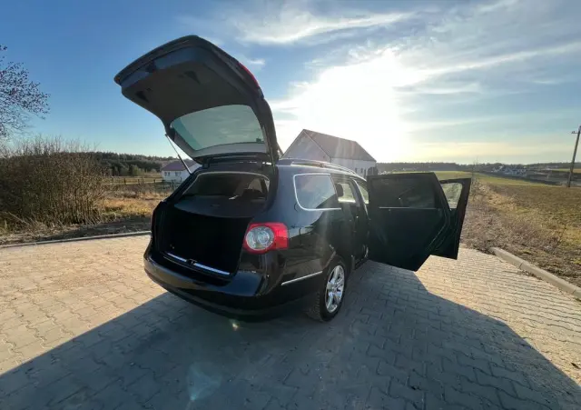VOLKSWAGEN Passat Variant 2.0 TDI DPF Sportline