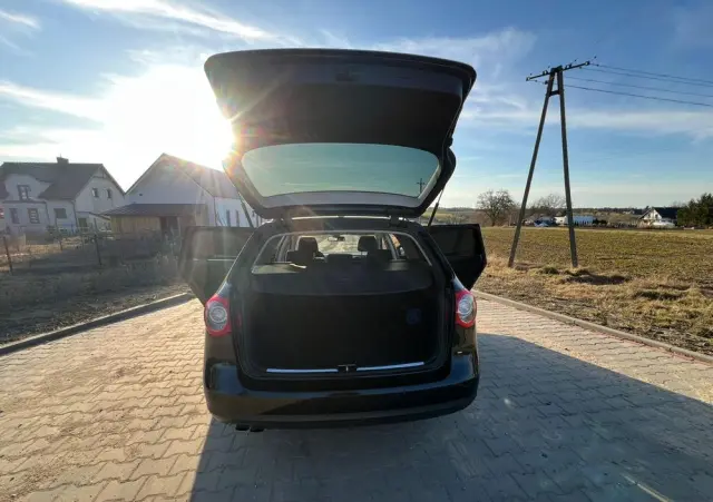 VOLKSWAGEN Passat Variant 2.0 TDI DPF Sportline