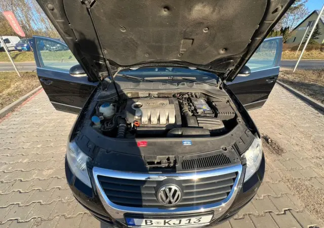 VOLKSWAGEN Passat Variant 2.0 TDI DPF Sportline
