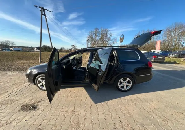 VOLKSWAGEN Passat Variant 2.0 TDI DPF Sportline