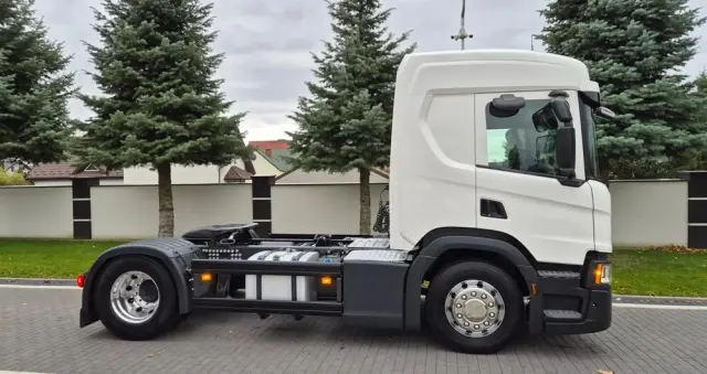 SCANIA P410///* 2020///* RETARDER///* PEŁNY ADR///* HYDRAULIKA///* LEKKA///* 7200KG///* LEDY///* ALUFELGI///* WAGA///* STAN BARDZO DOBRY 