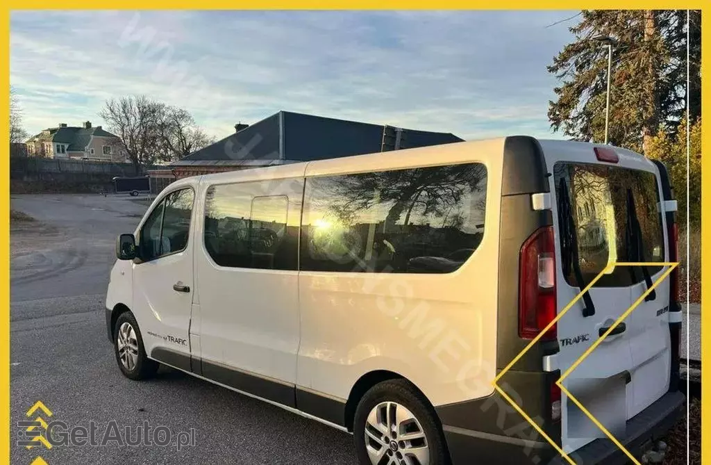 RENAULT Trafic 