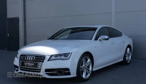AUDI S7 
