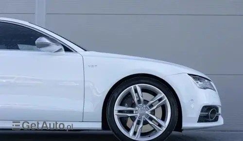 AUDI S7 