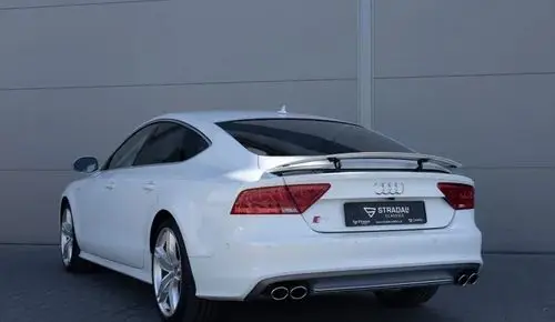 AUDI S7 