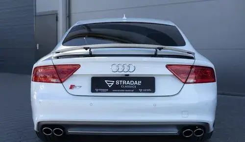 AUDI S7 